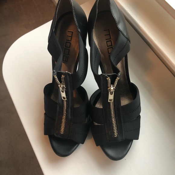 Moda open toe heels with front zipper - Picture 5 of 6